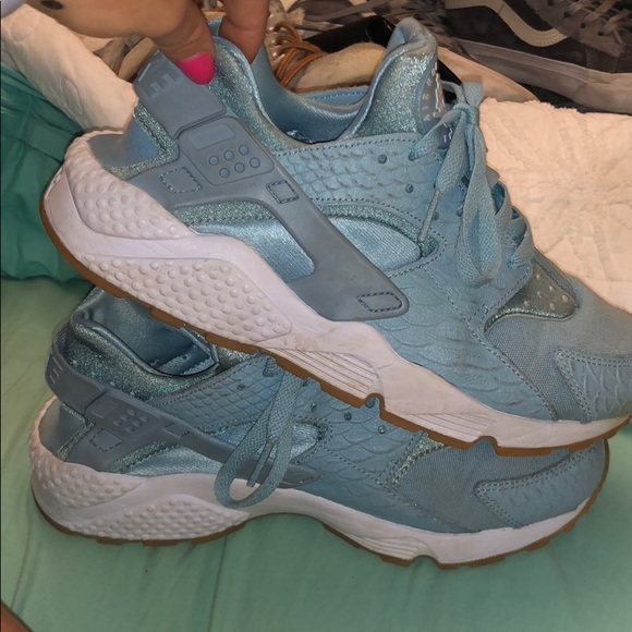Blue Nike Air Huarache’s - Picture 3 of 7